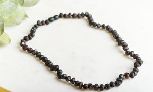 Black hot sale amber necklace